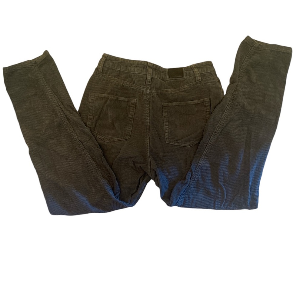 Dark green corduroy mom jeans with a baggy fit #90s #y2k